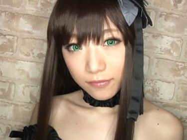 パイパンコスプレ美少女が手マンで大量潮吹き→濡れマンコにデカチンぶち込まれて顔射ハメｗ