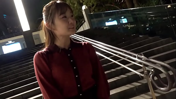 透明感バツグン超絶美乳にロリフェイスなギャラ飲み女子と３PＳＥＸ！